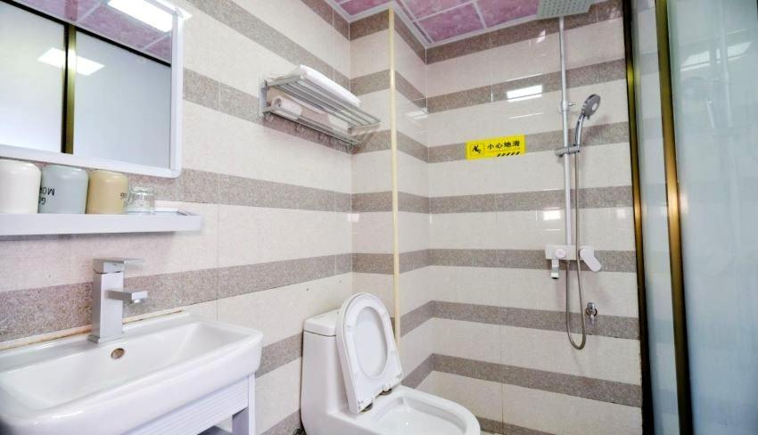Showbiz Hostel Яншо Экстерьер фото
